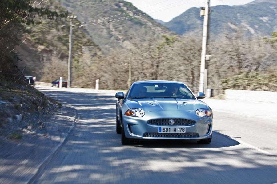  Jaguar XKR Coupe 2009 года  (фото 22 из 132)
